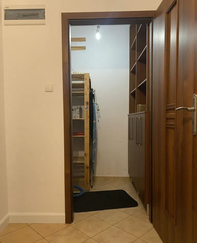 Dwupokojowe z oddzielną kuchnią i balkonem na ogrodzonym osiedlu. - zdjęcie 9