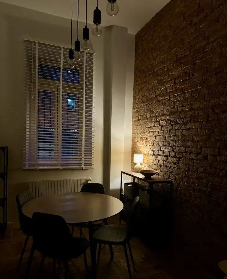 Loftowe 48 m² w kamienicy przy Koneserze, antresola, po remoncie - zdjęcie 10