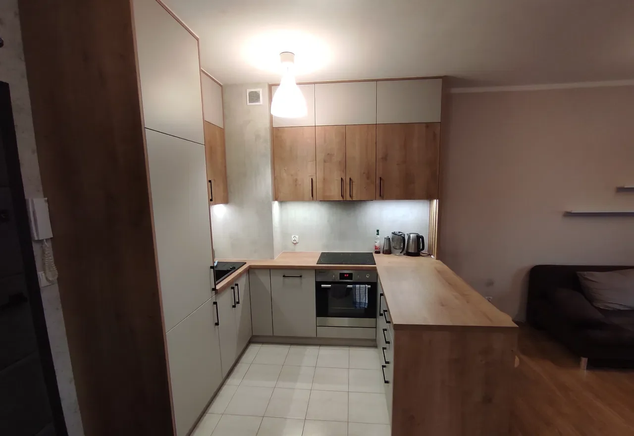 Mieszkanie 2-pok. w całości umeblowane, wyposażone/duży balkon/parking - zdjęcie 3