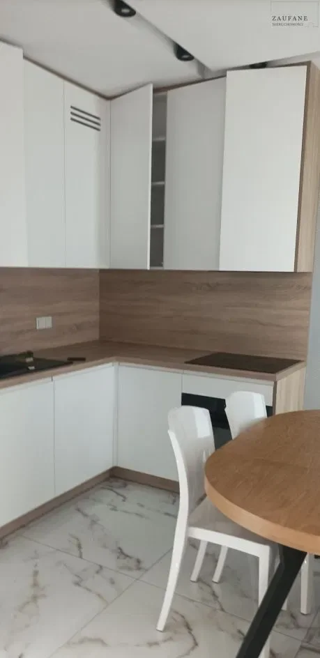 3 Oddzielne Pokoje, Wysoki Standard - 10 min do Galerii Mokotów w Warszawie