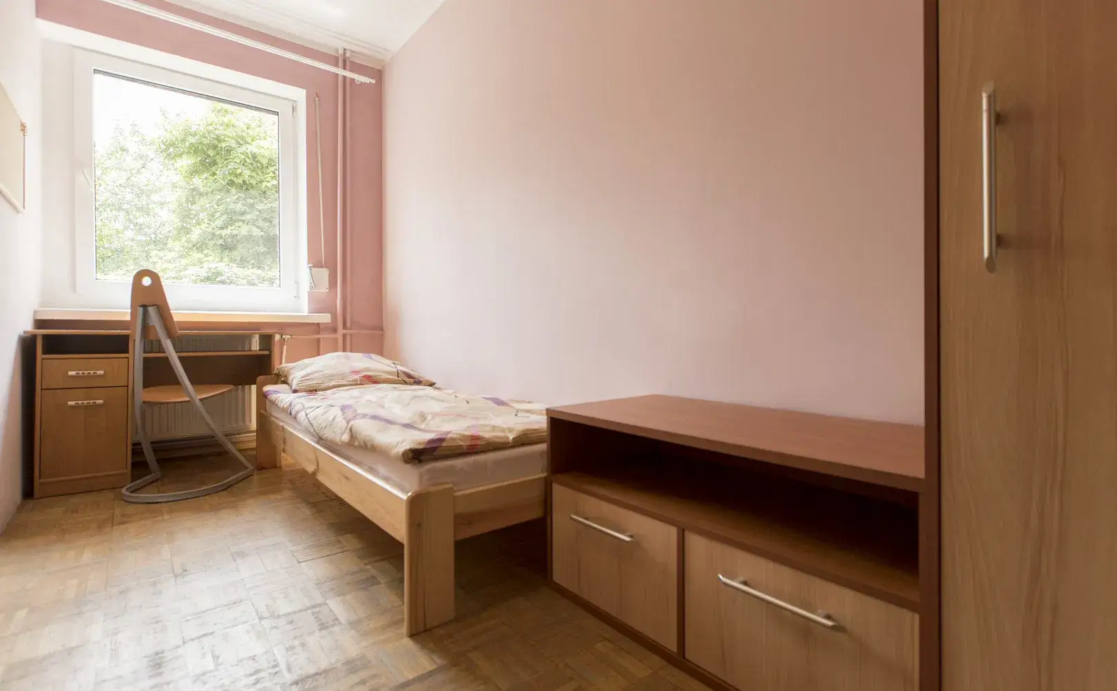 pokój jednoosobowy dla studentki lub pani pracujacej - zdjęcie 8