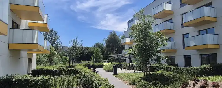 Jasna kawalerka w apartamentowcu w centrum Wilanowa - zdjęcie 10