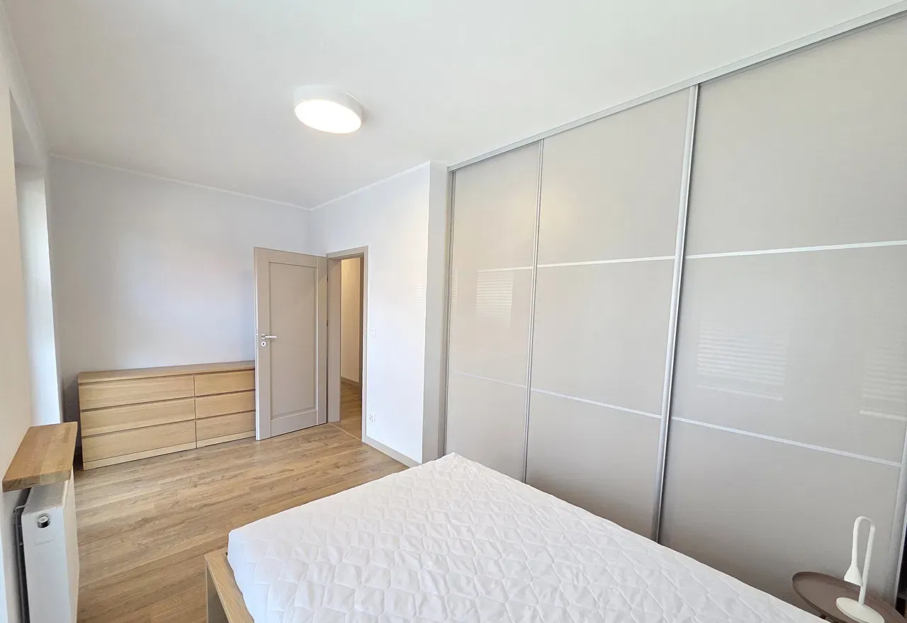 APARTAMENT Z MIEJSCEM POSTOJOWYM W HALI GARAŻOWEJ - zdjęcie 10