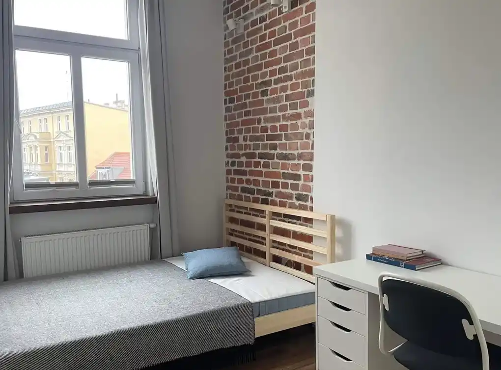 Dwupokojowe mieszkanie z balkonem w centrum - zdjęcie 3