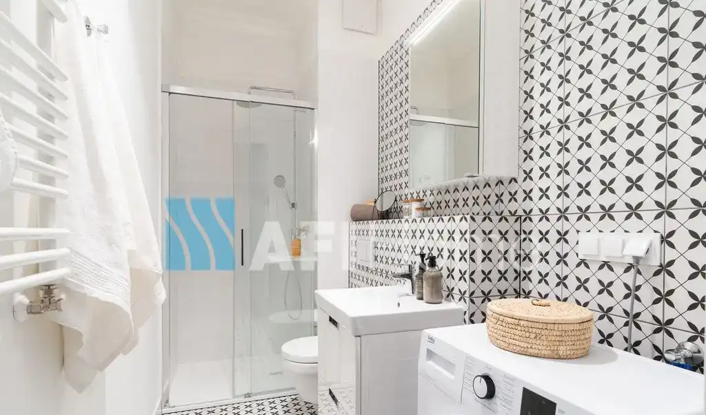 Studio Plus z wydzieloną sypialnią w centrum Warszawy - zdjęcie 7