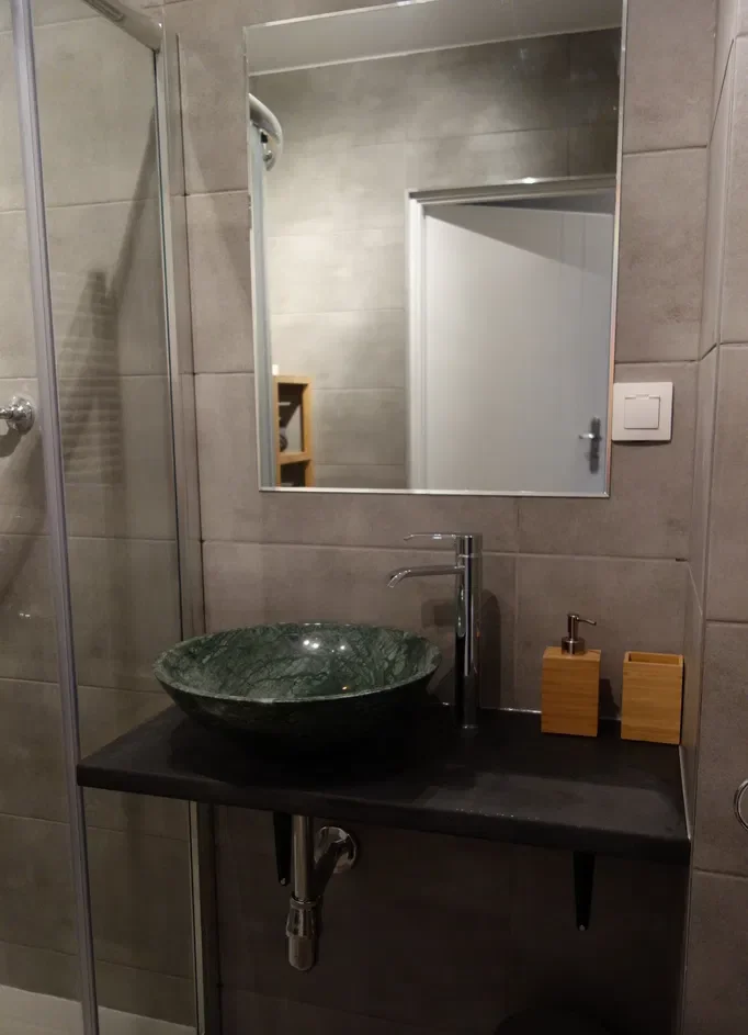 Pokój jednoosobowy z balkonem - zdjęcie 7