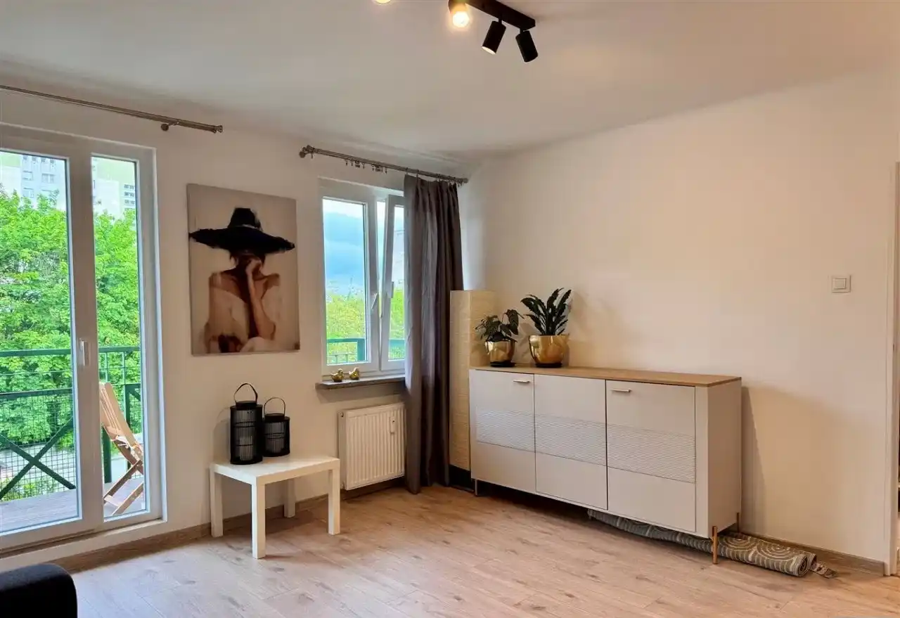 Duża kawalerka Pogoń z balkonem po remoncie - zdjęcie 7