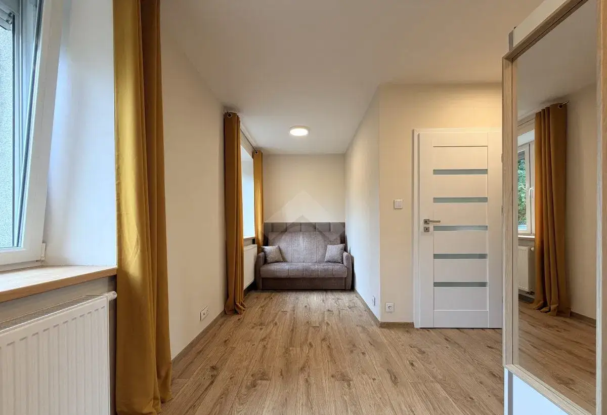 Kawalerka, klimatyzacja, PET FRIENDLY, tramwaj "Górka Narodowa P+R" - zdjęcie 2
