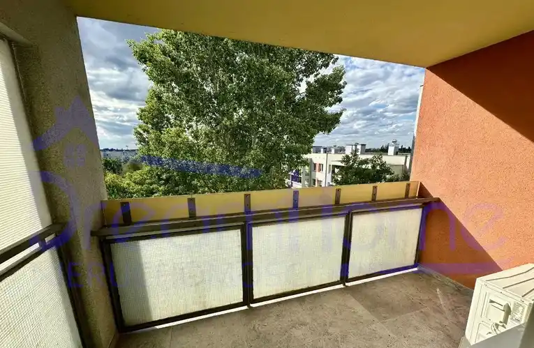 Wygodna duża kawalerka 36mkw, balkon , KLIMATYZACJA:) Internet w cenie - zdjęcie 4