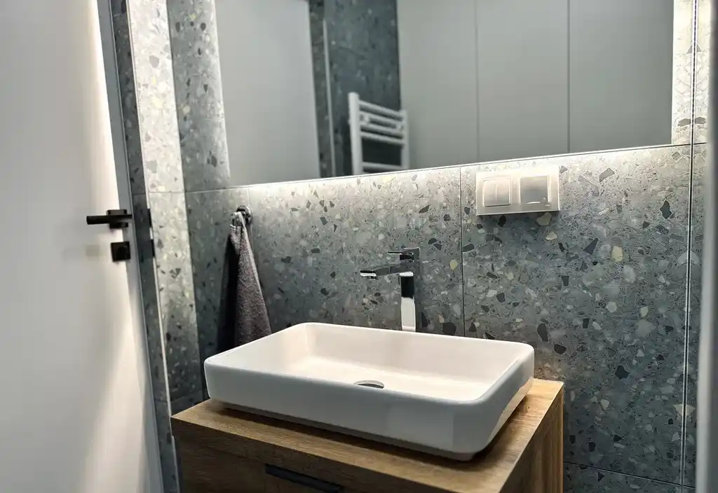 Mieszkanie 38m2 z klimatyzacją, balkonem i windą we Wrocławiu - zdjęcie 9