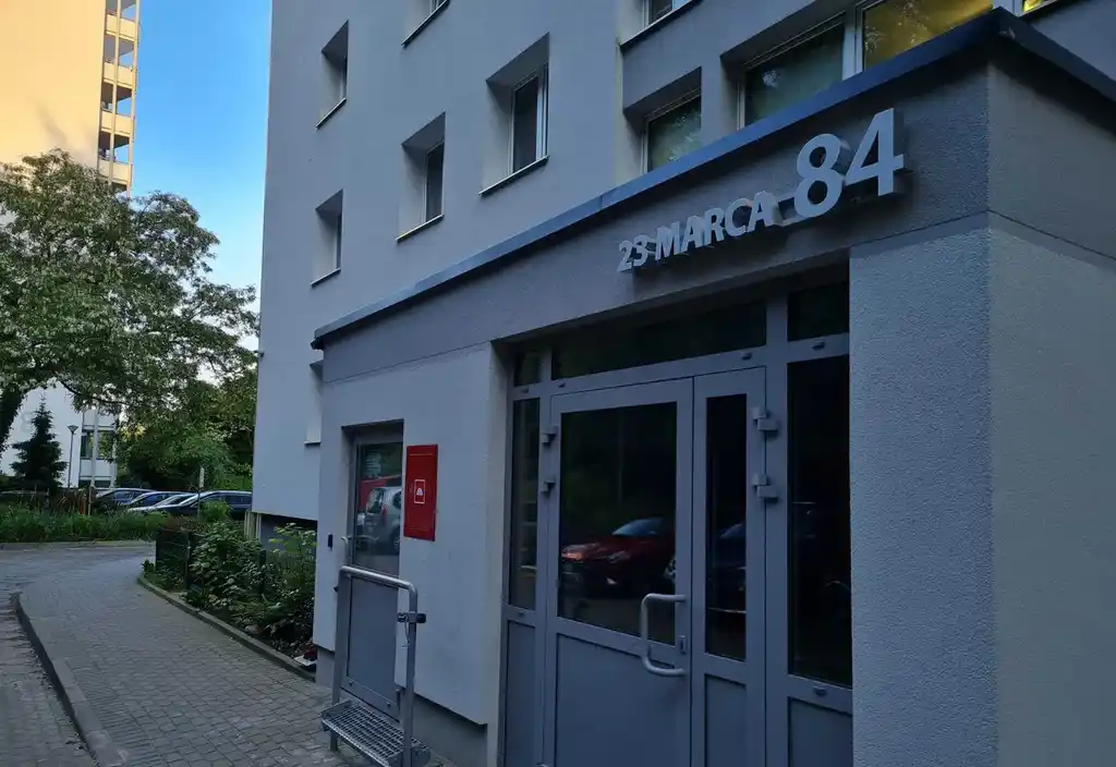 Kawalerka od 1. Lipca na min. 12m-cy: 2180zł z opłatami - zdjęcie 8
