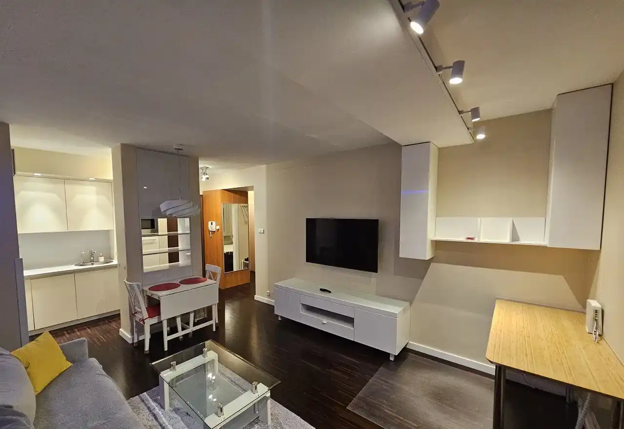 Rezydencja Warecka - Apartament z Balkonem i Garażem w Sercu Warszawy - zdjęcie 3