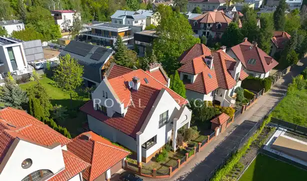 Przestronny dom w centrum Woli Justowskiej!