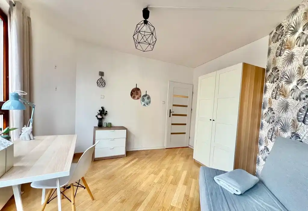 Pokój z panoramicznymi oknami przy Rondzie Radosława od 30.06 - zdjęcie 4