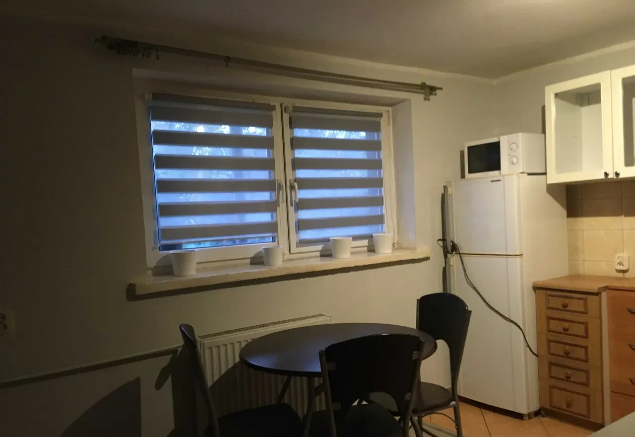 Rumia przytulna ,kawalerka , studio , suterena , internet , od zaraz - zdjęcie 5