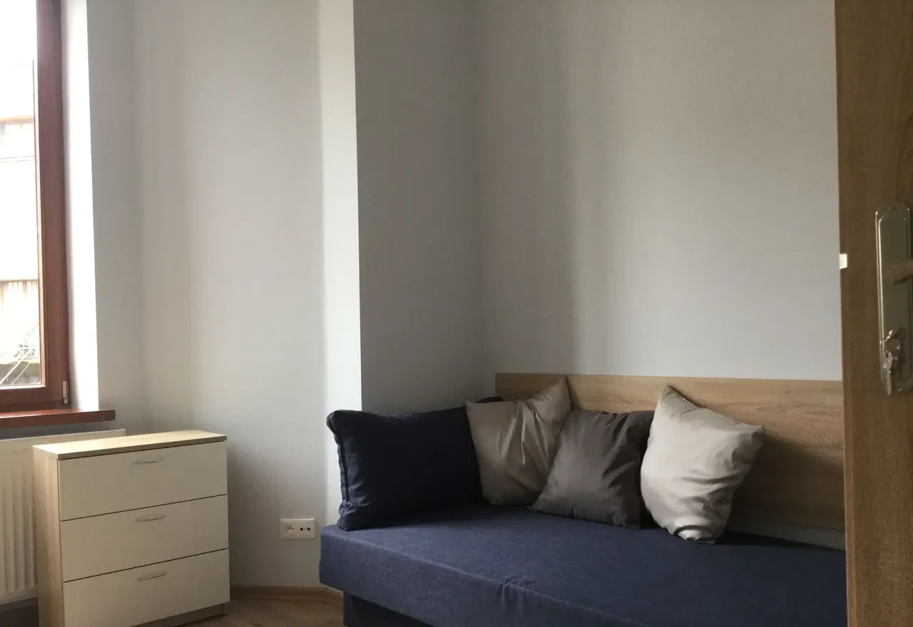 Pokój do wynajęcia na dwa miesiące, Kraków około Placu Inwalidów