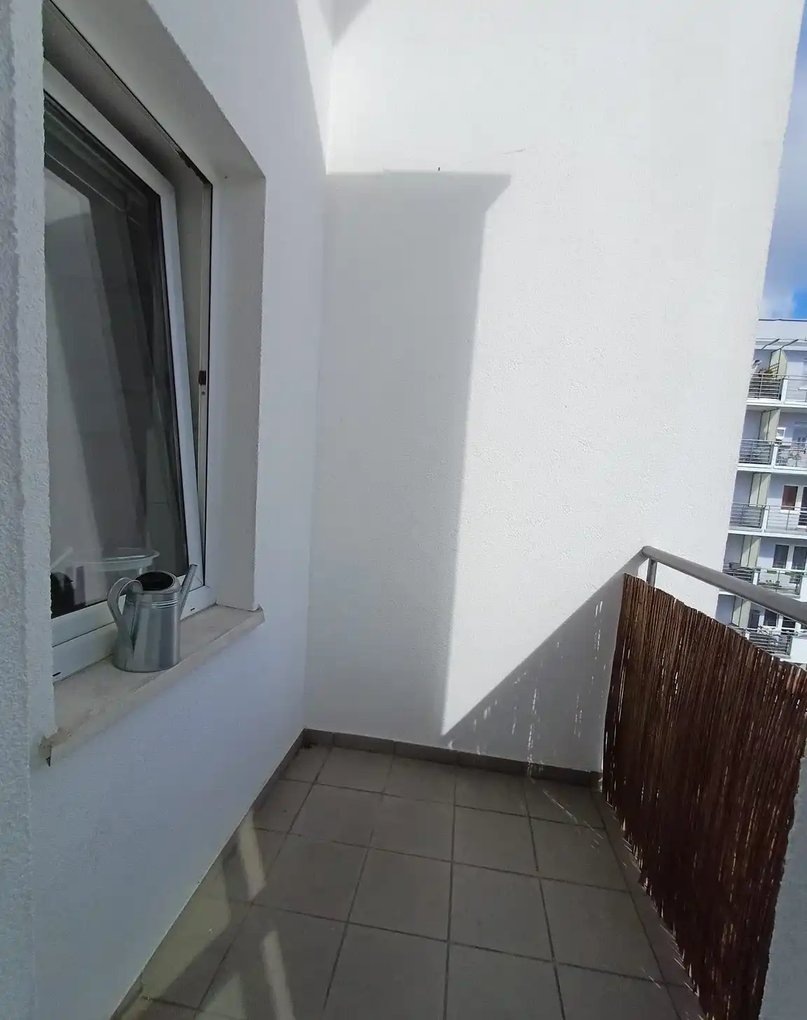 Kawalerka z osobną kuchnią i balkonem Katowicka blisko jeziora Malta - zdjęcie 10