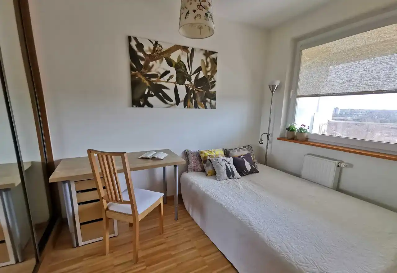 Mieszkanie 2-pokojowe z panoramicznym widokiem na Wartę - zdjęcie 2