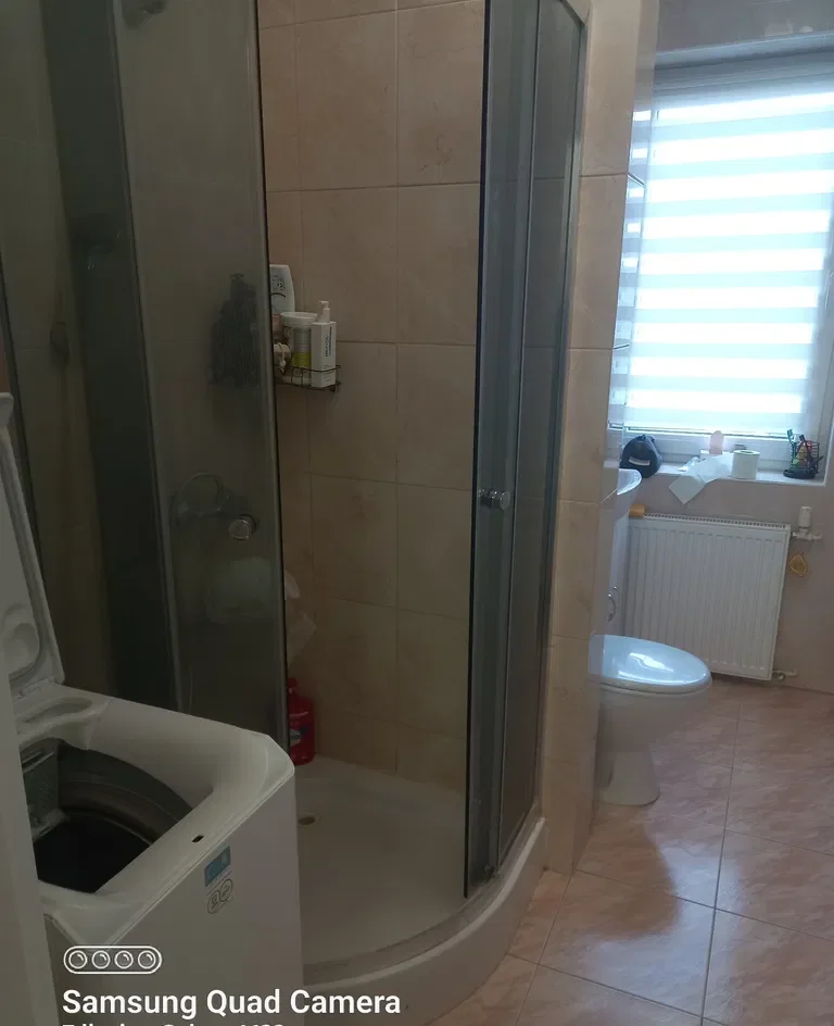 Przytulny umeblowany nowy pokój - zdjęcie 8
