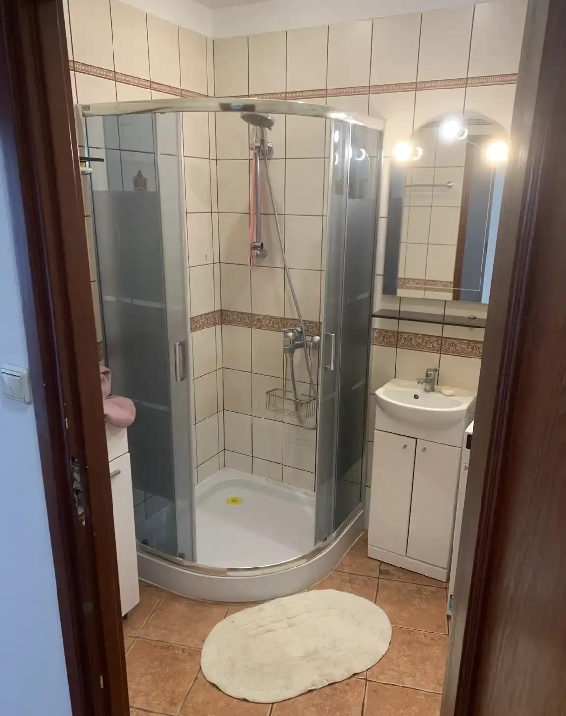 Pokój dwuosobowy w dwupokojowym mieszkaniu - świeżo po remoncie. - zdjęcie 7