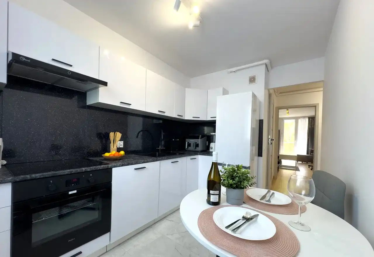 Przestronny 3 Pokojowy Apartament | Balkon | Parking | Torbyd - zdjęcie 4