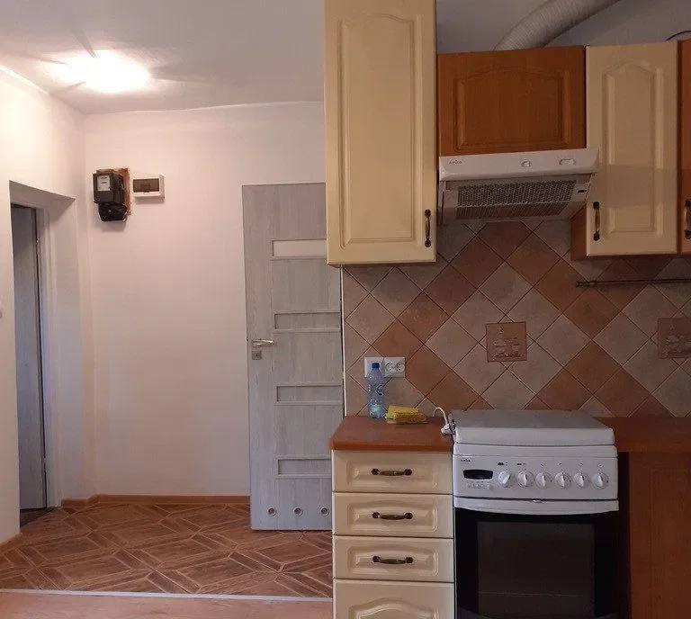 Domek 44m2 po remoncie + podwórko 300m2 Karczew - zdjęcie 6
