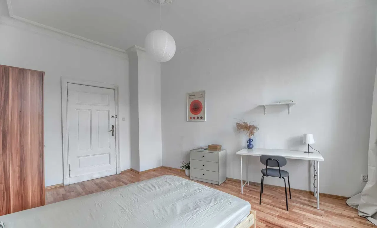 Duży pokój blisko 20 m² - Wierzbięcice 29 (Centrum) - zdjęcie 2