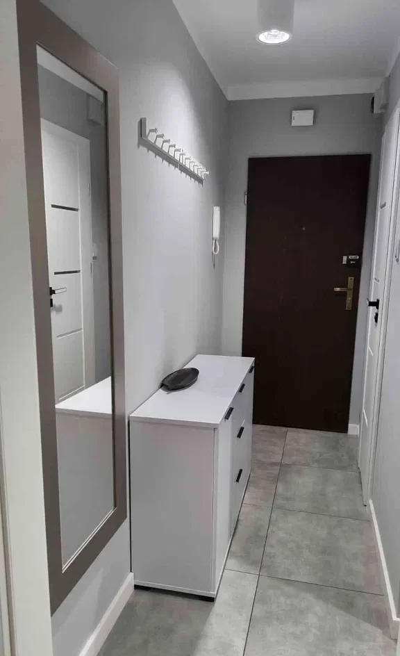 2-pokojowe mieszkanie 48 m² – wysoki parter, po remoncie, z piwnicą - zdjęcie 10