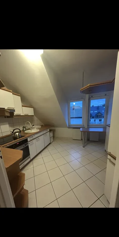 Przestronne mieszkanie 77m2 z garażem w Kielcach (os. Baranówek) - zdjęcie 6