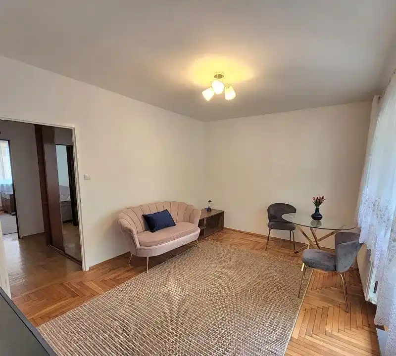 Centrum, 2 pokoje, parter, duży balkon. - zdjęcie 2