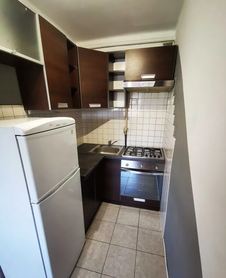 Ładna, przestronna kawalerka w dobrej, spokojnej lokalizacji. Katowice-Piotrowice, ul. Żurawia - zdjęcie 4