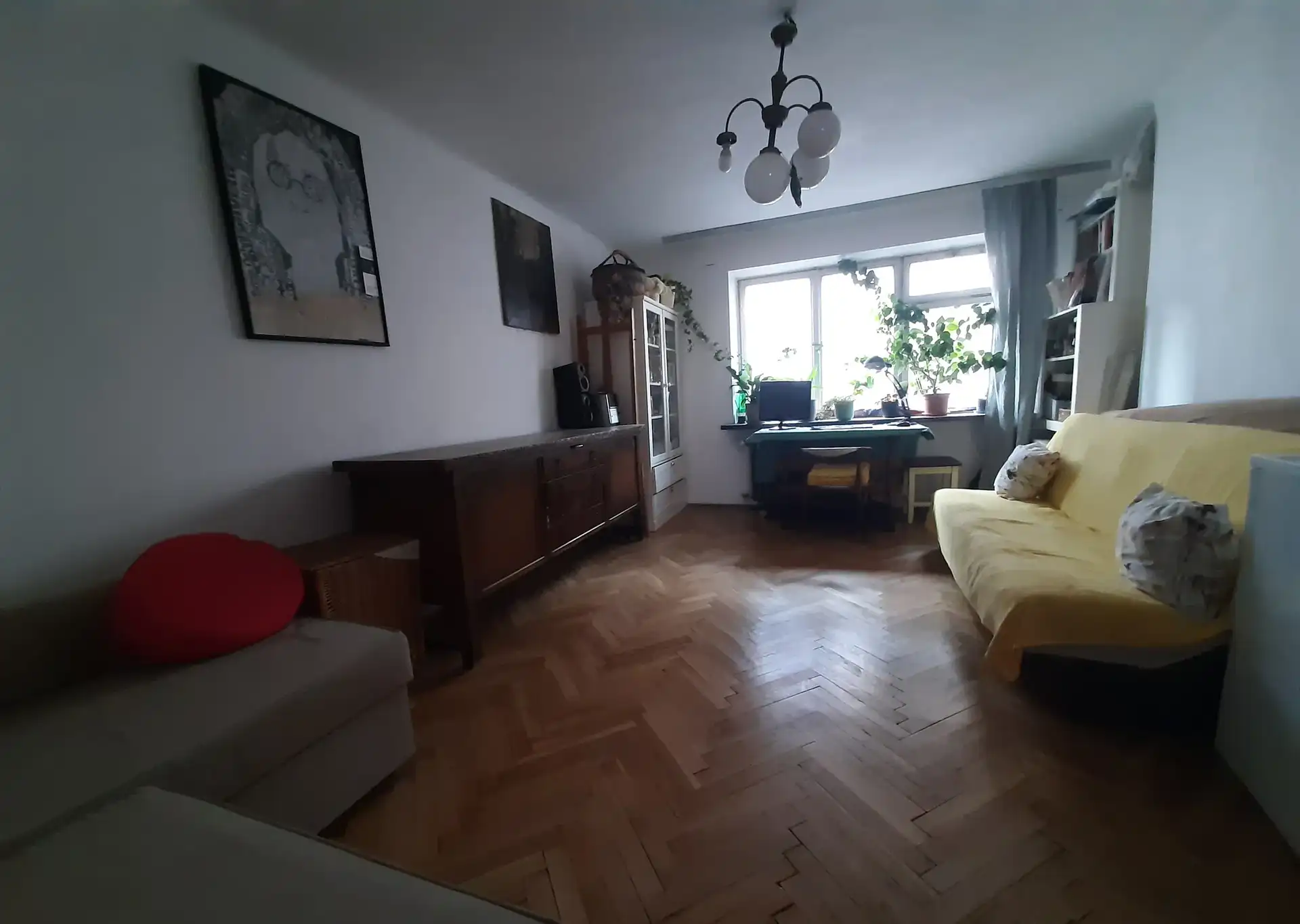 słoneczne dwupokojowe z ogródkiem za oknem
