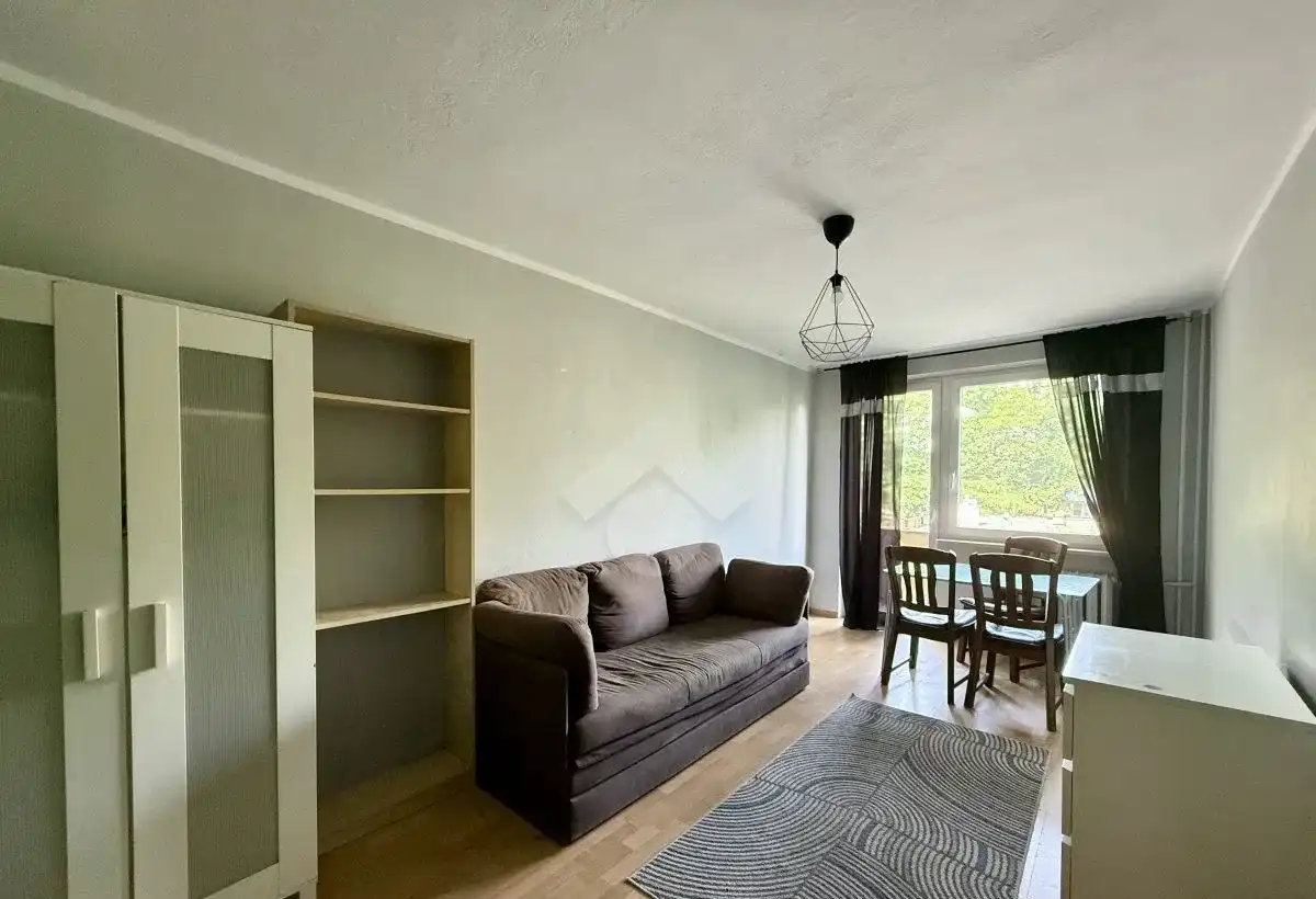 2 pokoje, osobna kuchnia, balkon, piwnica, winda, tramwaj - zdjęcie 2