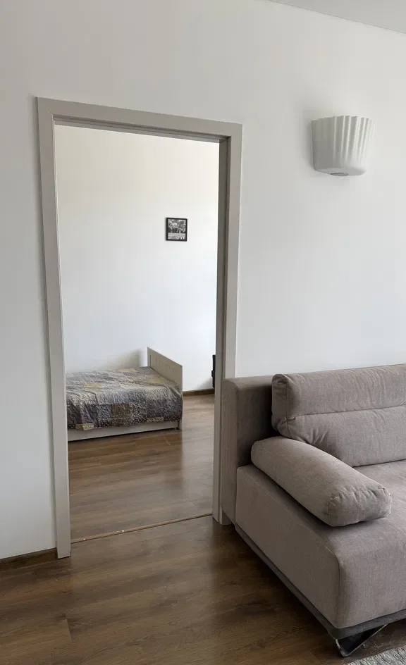 Przestronne 3 pokoje w bardzo dobrej lokalizacji - zdjęcie 8