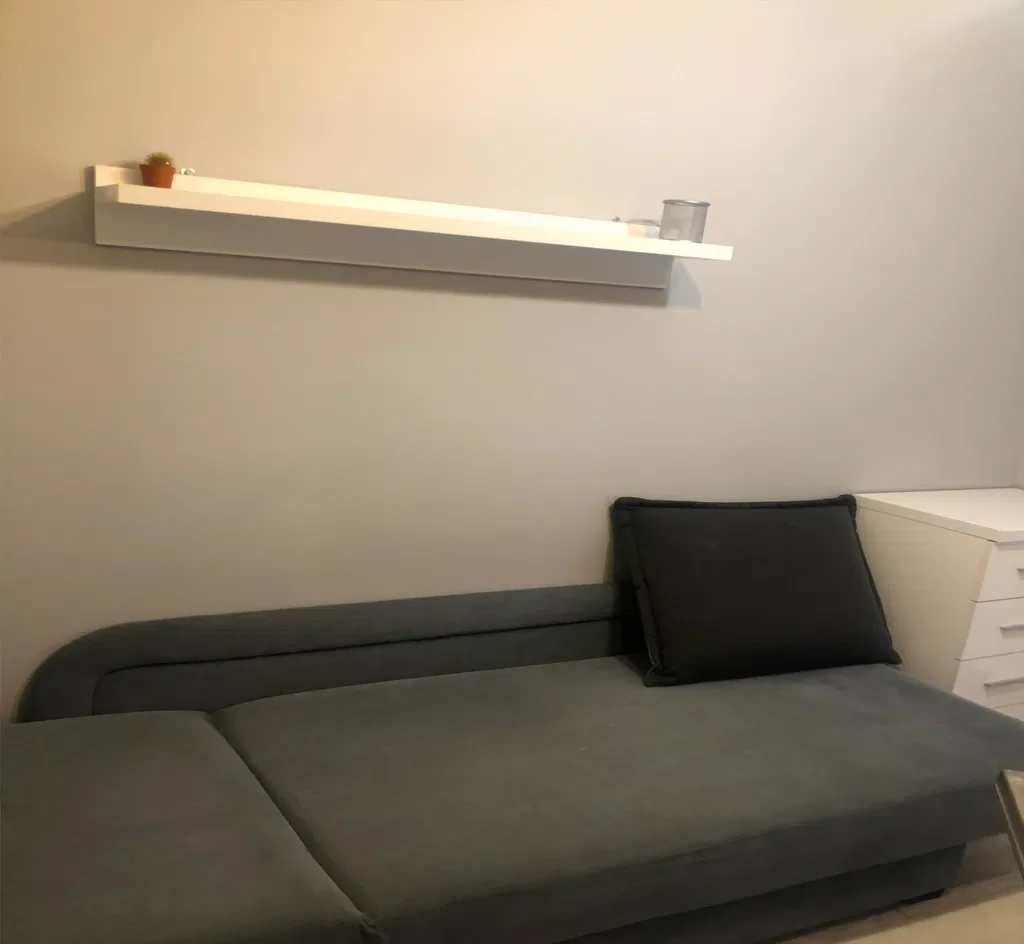 Wynajmę pokój z balkonem o powierzchni 9 m². Oferta dla kobiety.