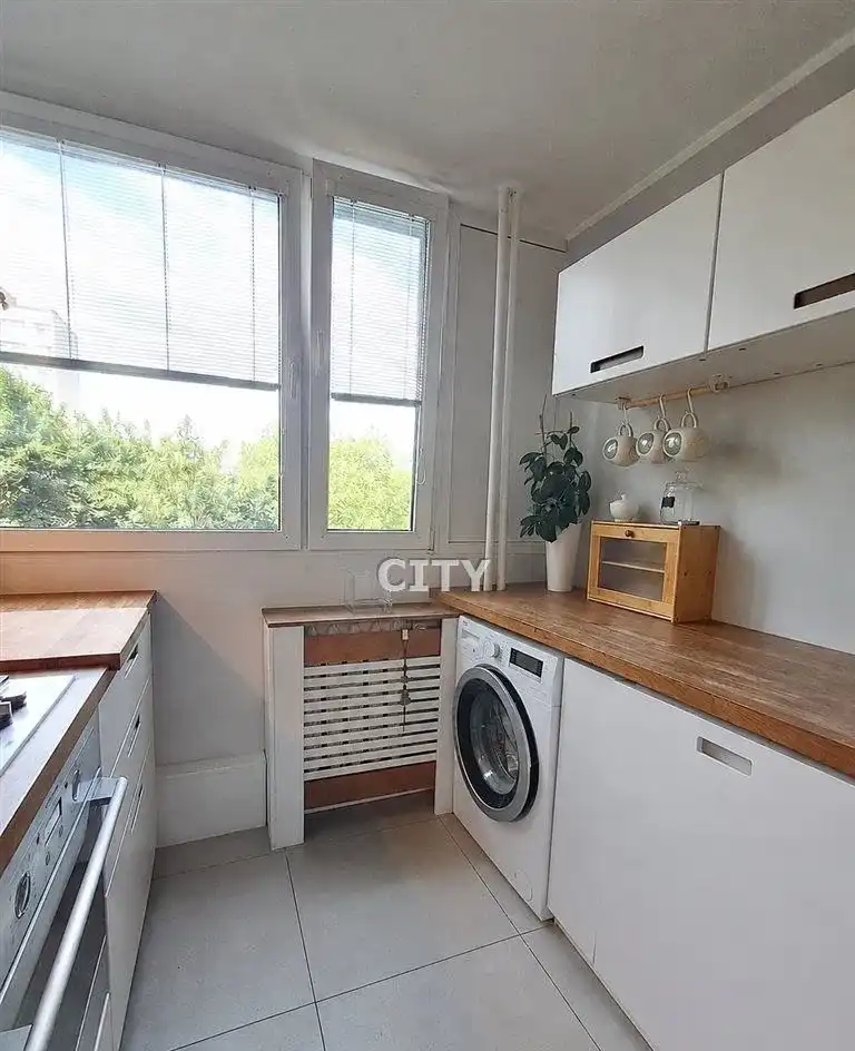 3 pokoje, osobna kuchnia, duży balkon - zdjęcie 10