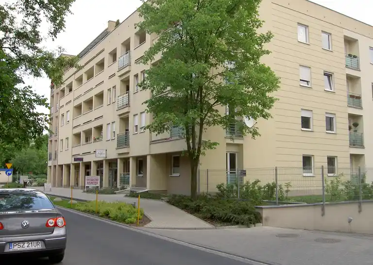 Komfortowa kawalerka dla studenta medycyny z wydzieloną sypialnią - zdjęcie 8
