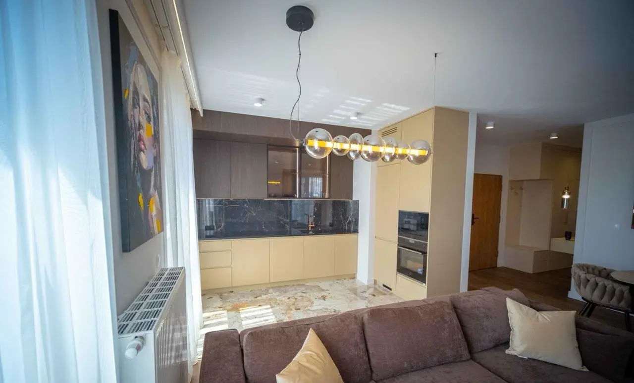 4-pokojowy apartament z balkonem i garażem na Mokotowie - zdjęcie 6