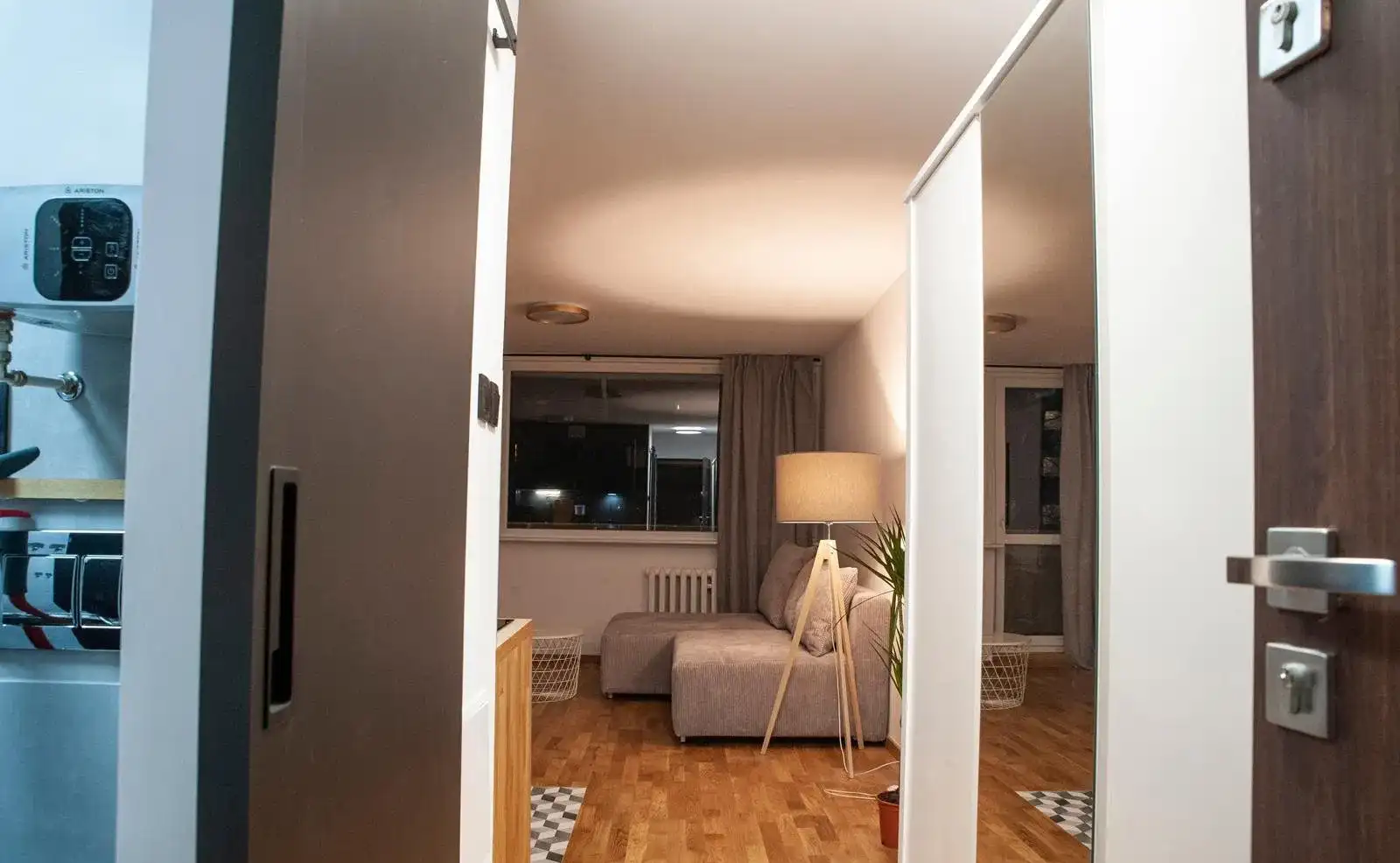Katowice os.Tysiąclecia ul. Piastów ,kawalerka 29m+Balkon - zdjęcie 9