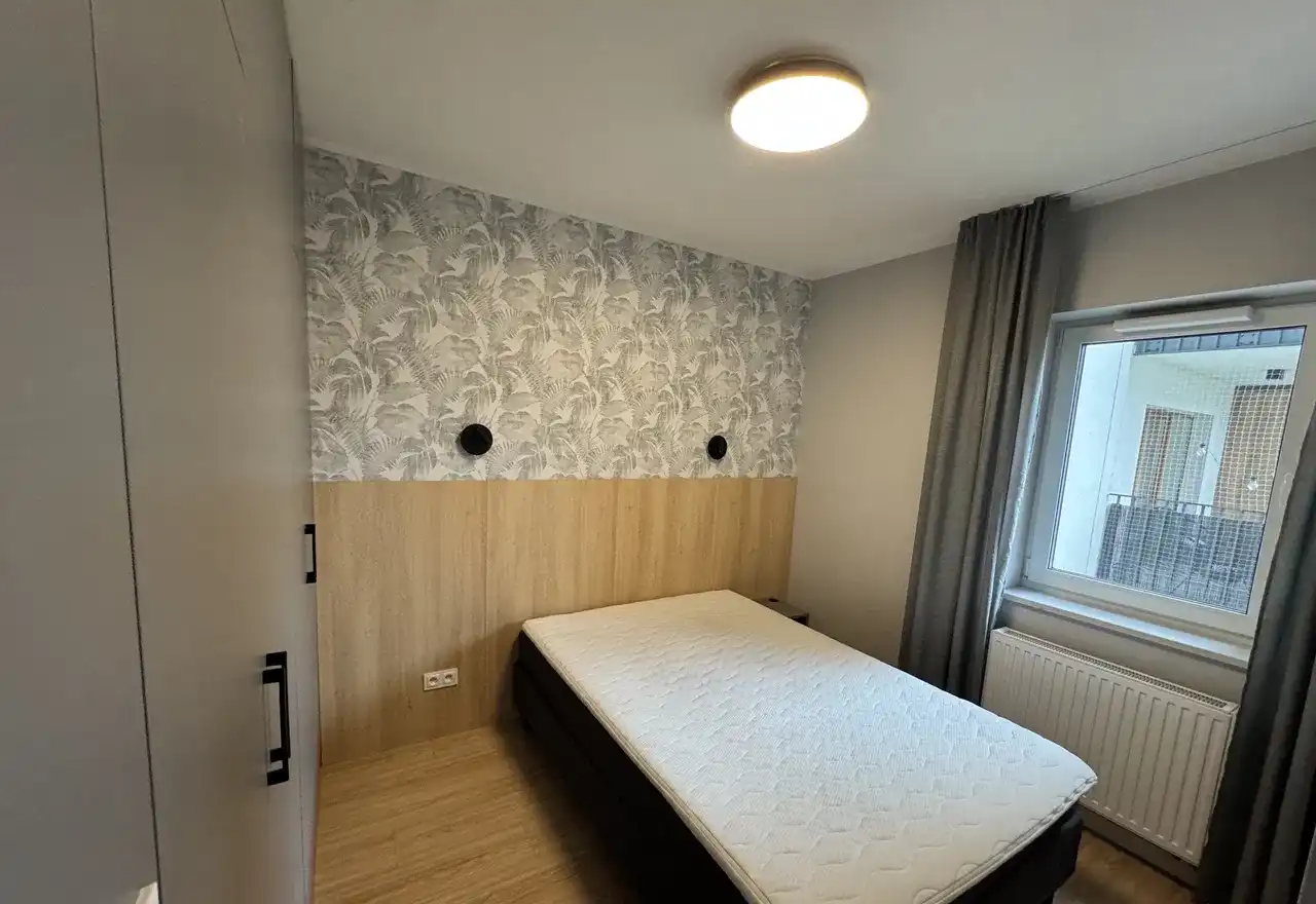 Piękne mieszkanie, kawalerka z wydzieloną sypialnią i balkonem - zdjęcie 9