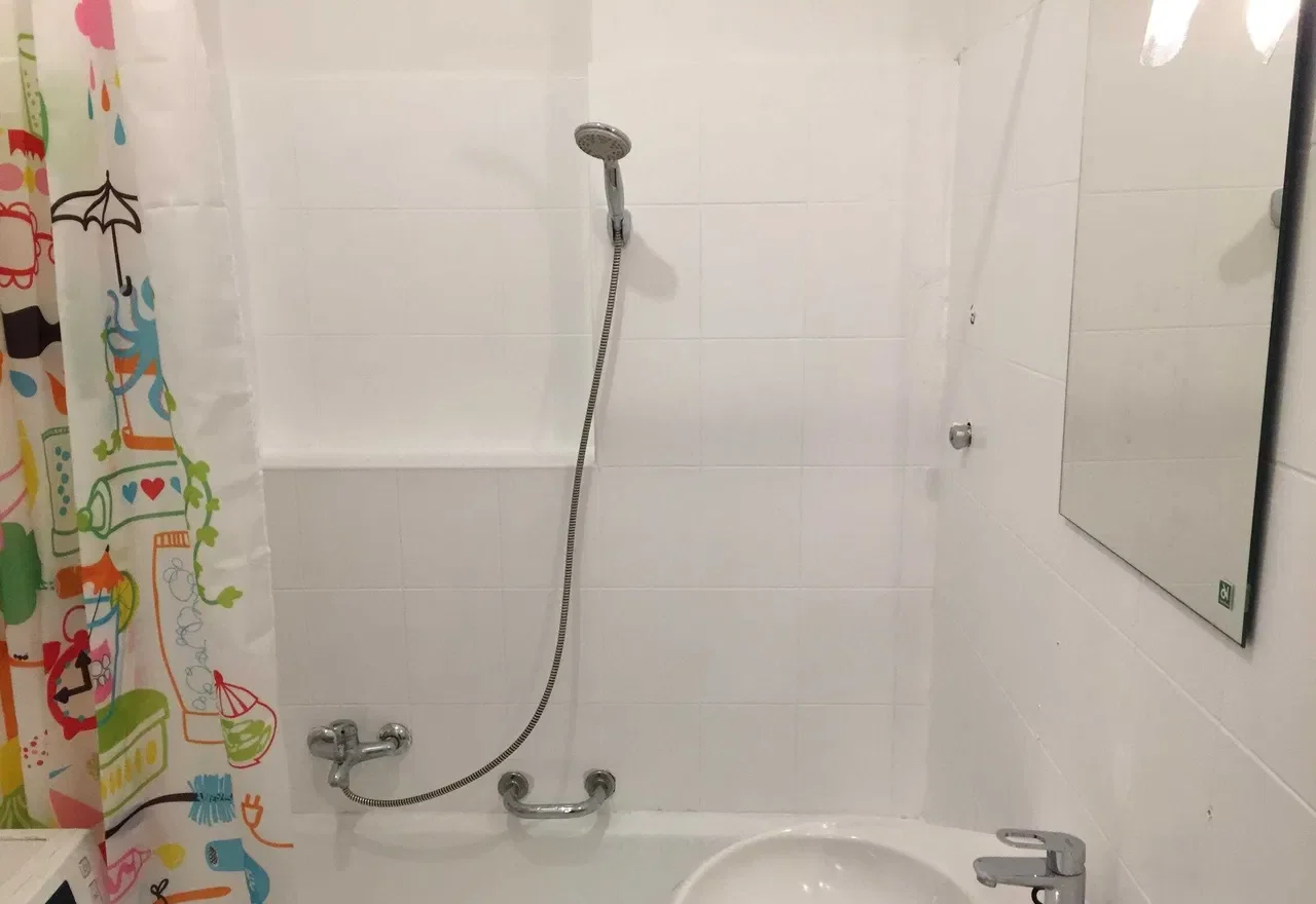 Duży pokój 1os (15m2) w mieszkaniu 4pok dla pań, Częstochowska przy Grójeckiej, świetna komunikacja z Centrum i Wolą - zdjęcie 4