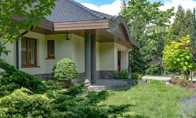 Przestronny dom z ogrodem i garażem w Gruszczynie - zdjęcie 10