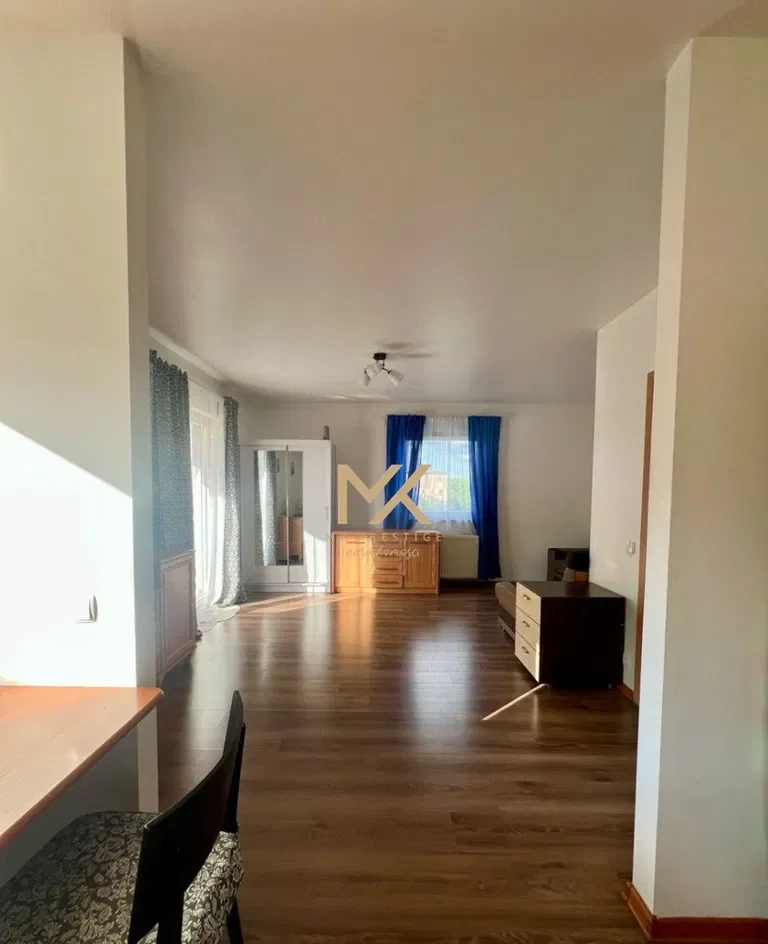 Przestronna kawalerka 40 m² z balkonem, garażem i komórką - zdjęcie 5