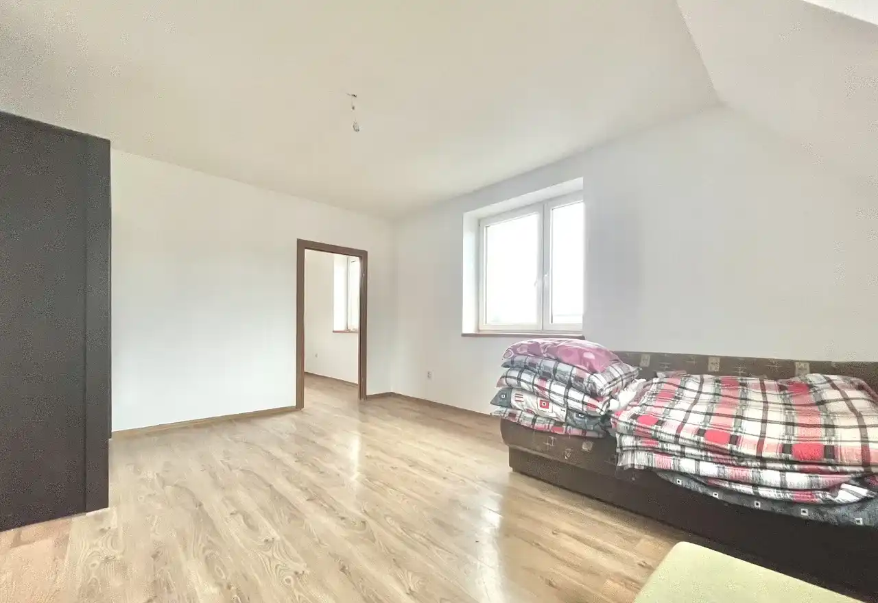 Pokoje na wynajem - 2 piętra w domu wolnostojącym dla firm/pracowników - zdjęcie 7