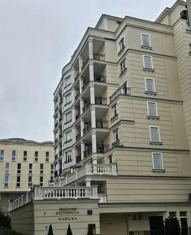 Rezydencja Warecka - Apartament z Balkonem i Garażem w Sercu Warszawy - zdjęcie 2