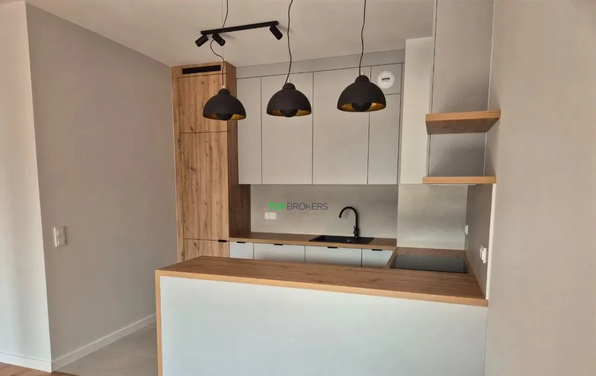Przestronne, jasne 4 pokoje, duży balkon, garaż - zdjęcie 2
