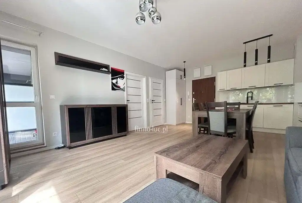 Apartament z m. postojowym, piwnicą w centrum. - zdjęcie 8