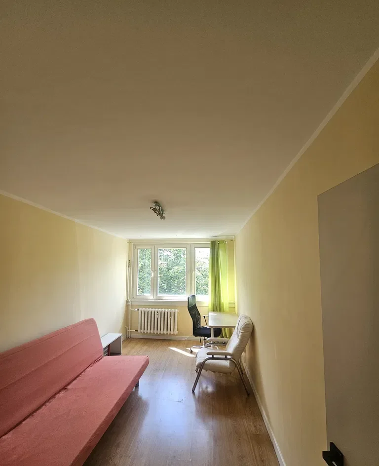 Duży pokój do wynajęcia w świetnej lokalizacji