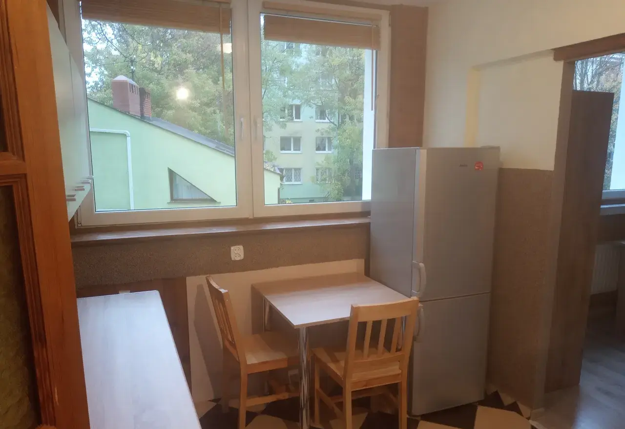 2 pokoje, I piętro na Dąbrowie. W realu ładniejsze niż na zdjęciach:) - zdjęcie 3