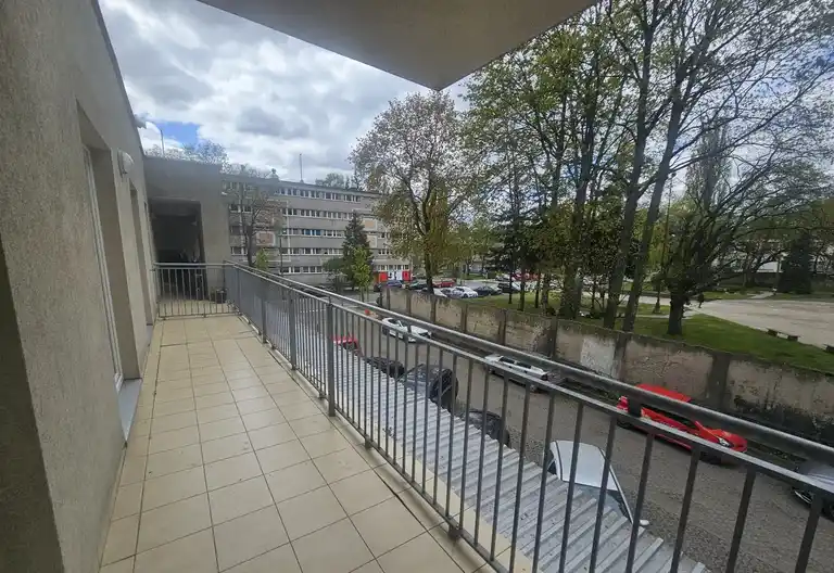 Mieszkanie 2-pokojowe z oddzielną sypialnią i dużym balkonem – w pełni wyposażona - zdjęcie 8